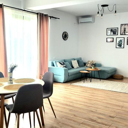 Adm Cozy Home - Entire Private House&Garden Tunari  Экстерьер фото