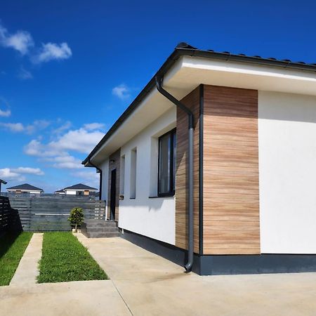 Adm Cozy Home - Entire Private House&Garden Tunari  Экстерьер фото