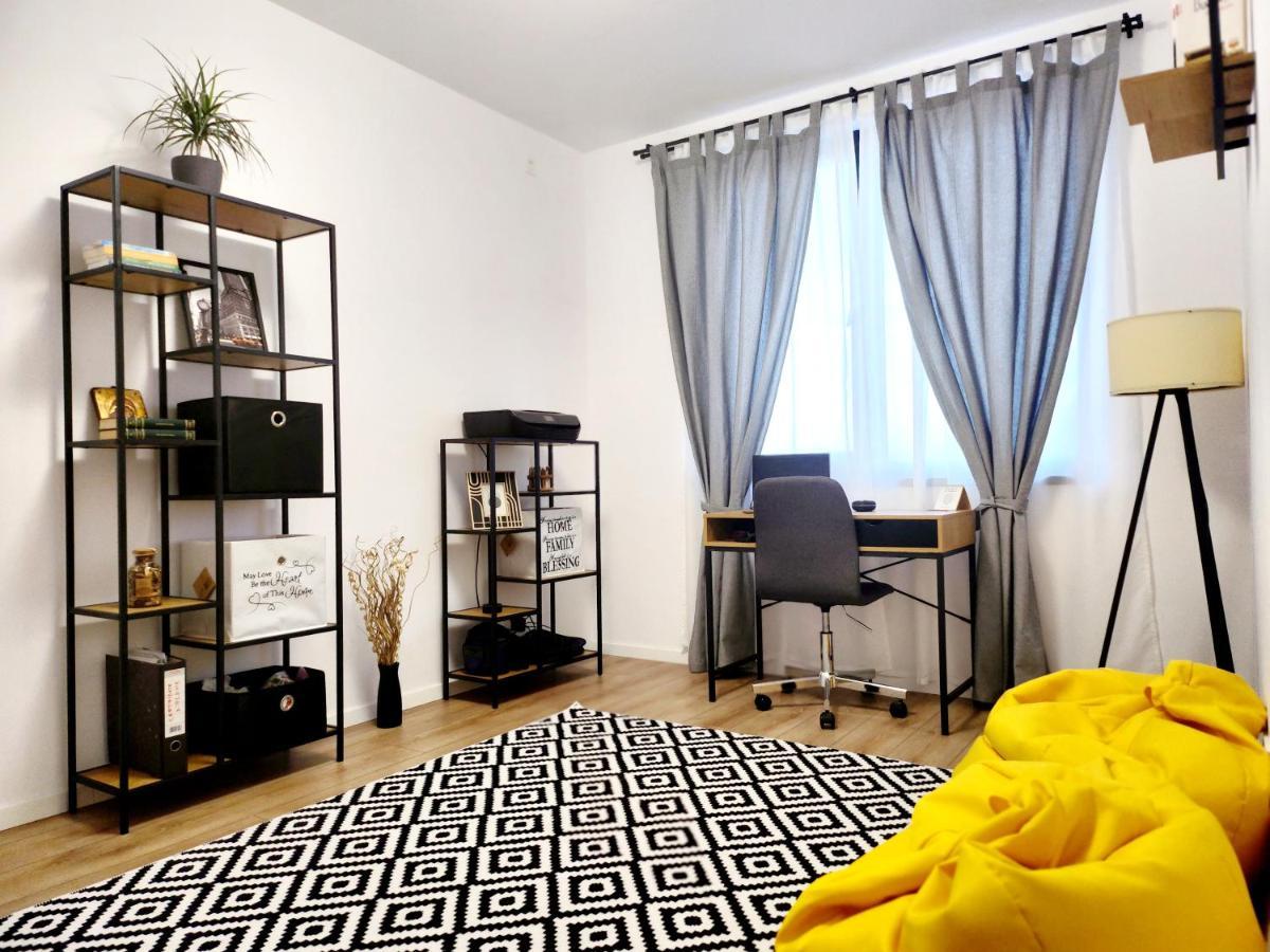 Adm Cozy Home - Entire Private House&Garden Tunari  Экстерьер фото
