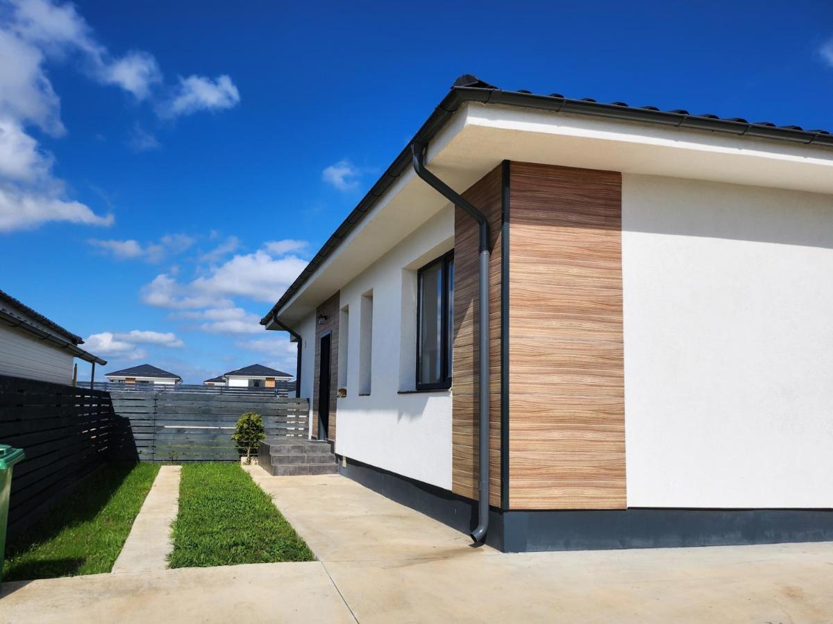 Adm Cozy Home - Entire Private House&Garden Tunari  Экстерьер фото